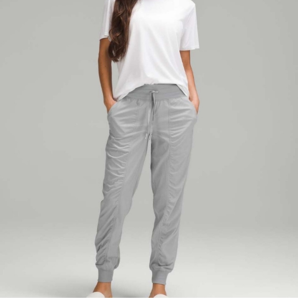 Lululemon dance studio joggers size 4